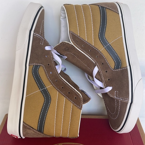 Vans Men’s Sk8-Hi Canvas/Suede Pop Brown/Mu
VN000CMXBF0
Sneakers - Picture 1 of 16